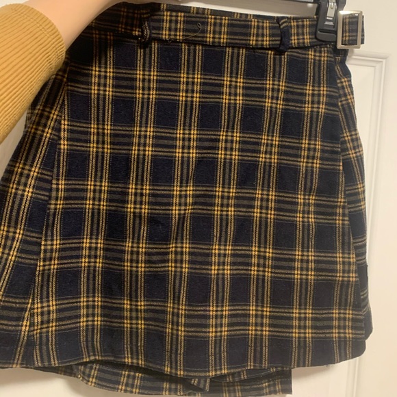 Casual Mini Skirts - Picture 4 of 6